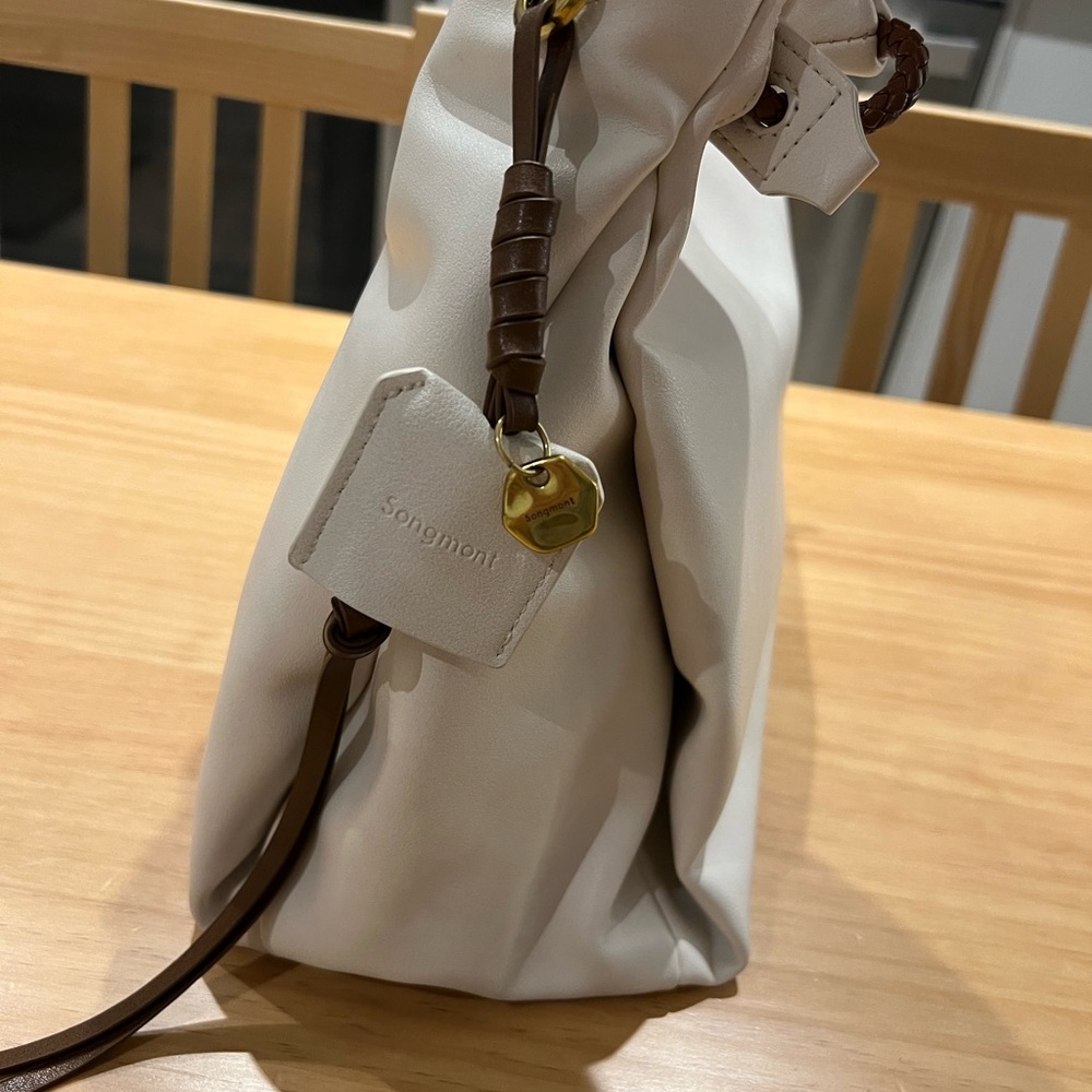 Songmont White Leather Gather Bag Medium NWOT READ! - Picture 7 of 9